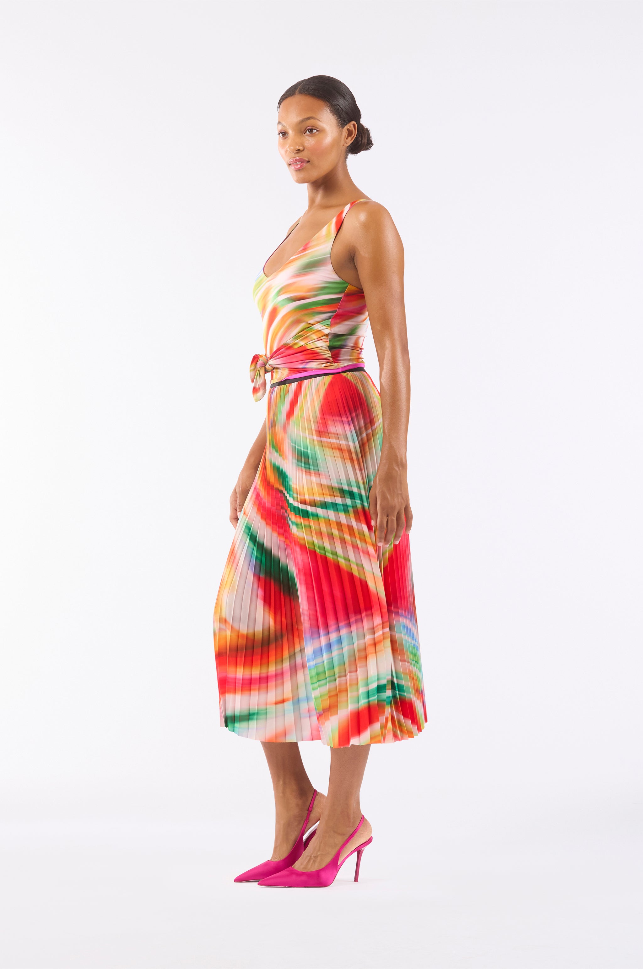 Bold Swirl Pleated Skirt